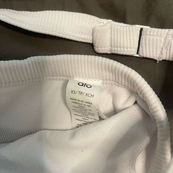 Worn one time alo yoga shirt - Picture 4 of 5